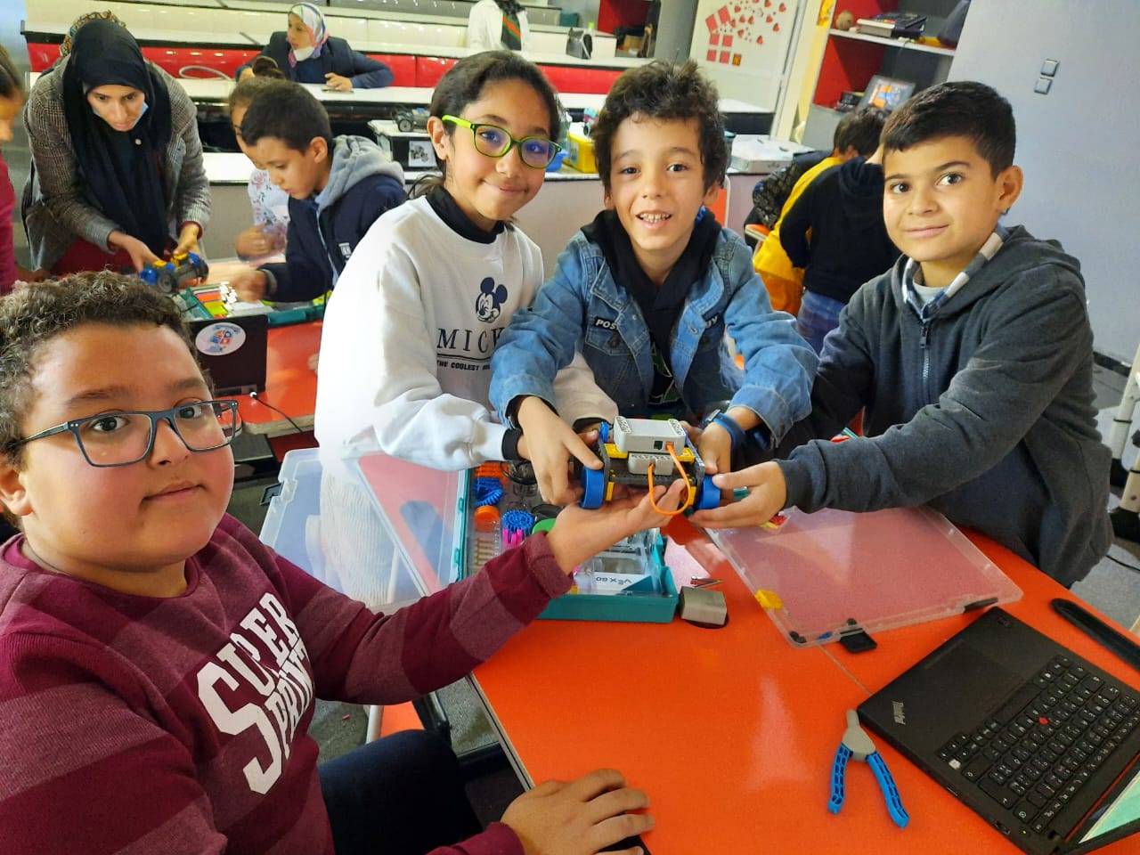 Atelier de robotique pour les élèves